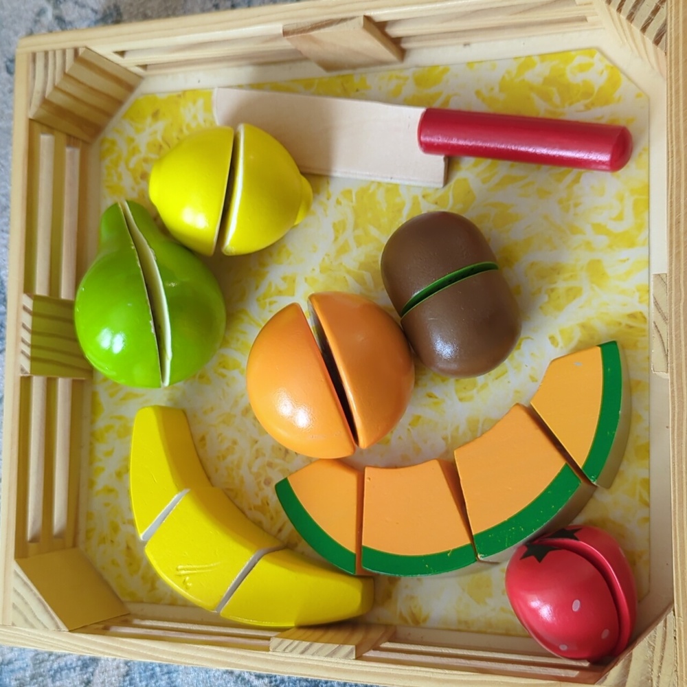 Melissa and Doug Cutting Fruit Set - Picture 3 of 5